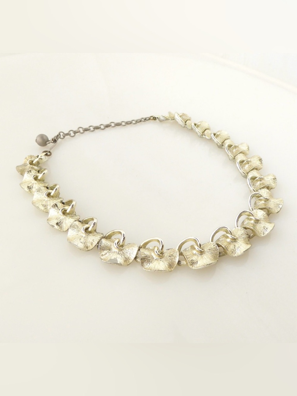 LISNER | 1960s LightGold Lily Pad Statement Sculptural Designer Costume Necklace